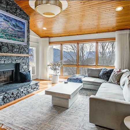 Lux Retro Getaway W/ Ober & Smoky Mtn Views! Villa Gatlinburg Eksteriør bilde