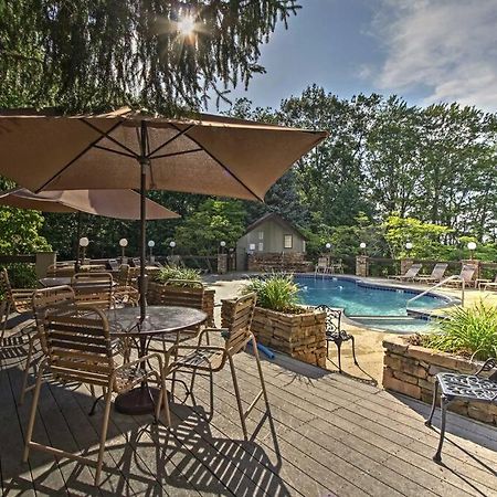 Lux Retro Getaway W/ Ober & Smoky Mtn Views! Villa Gatlinburg Eksteriør bilde