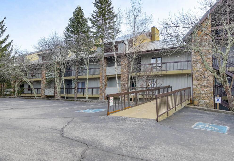 Lux Retro Getaway W/ Ober & Smoky Mtn Views! Villa Gatlinburg Eksteriør bilde